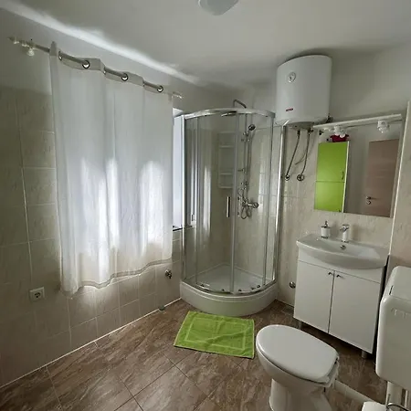 Valerie 2 Apartman Drvenik